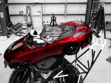 Tesla Roadster w kosmosie